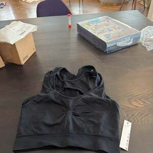 Koral Roxy Seamless Bra Black Size M brand New! With tags mesh back racer back